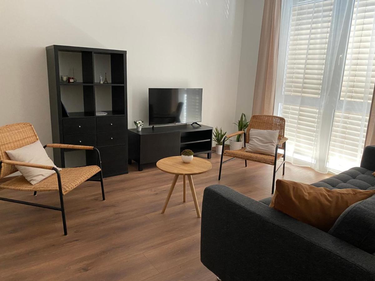 Sziget Apartment Gyor Exterior photo
