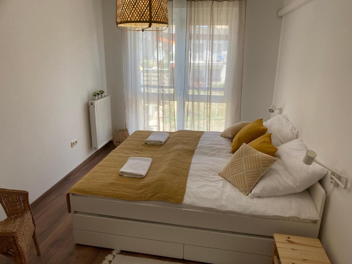 Sziget Apartment Gyor Exterior photo